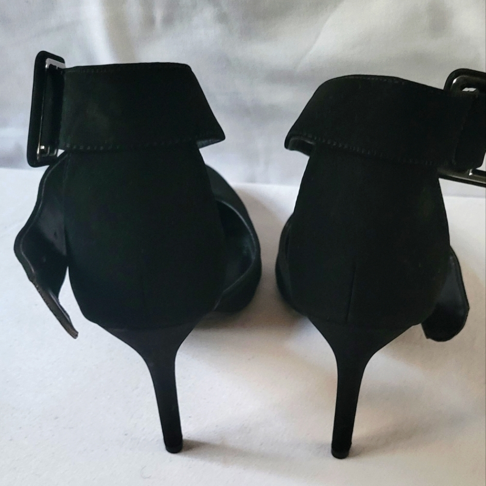Anklestraps - Picture 2 of 5